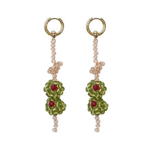 Cargar imagen en el visor de la galería, Dirty Martini Earrings
